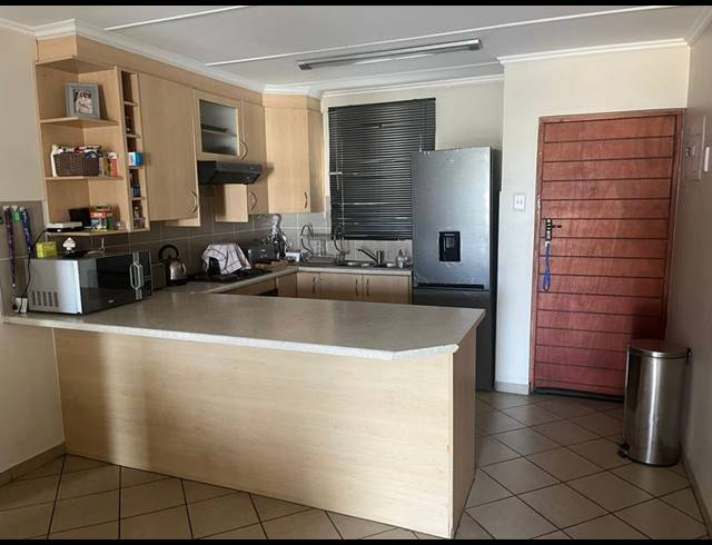 2 BEDROOM PROPERTY TO RENT IN VANDERBIJLPARK SE 10